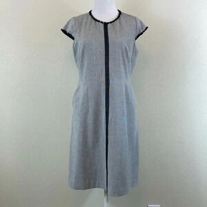 T Tahari gray with lace detail shift dress size 6